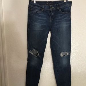Distressed skinny jeans